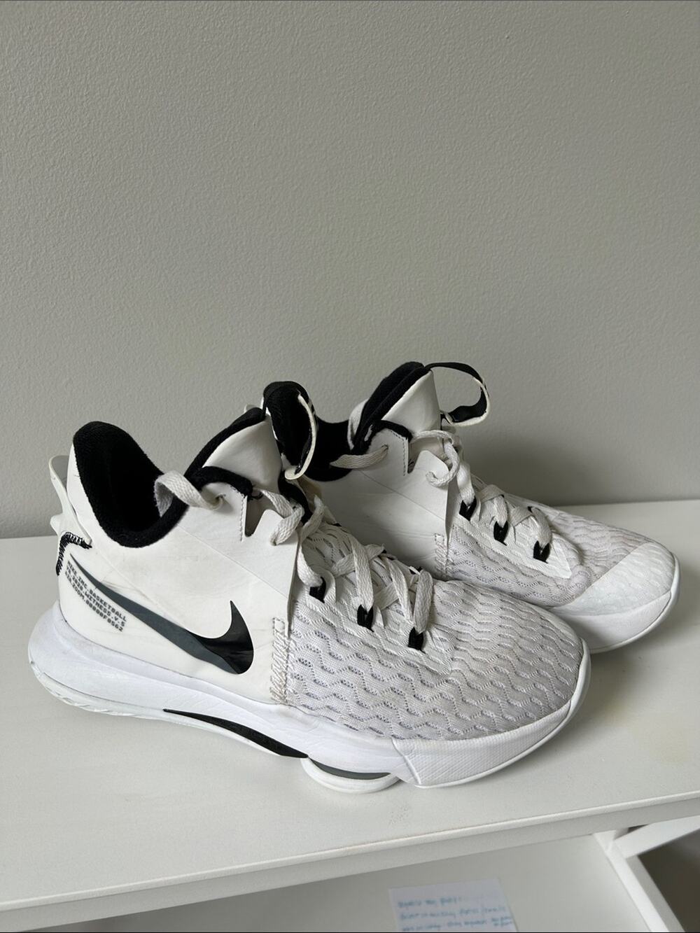Nike Lebron Witness 5 Air Zoom, White and Black Basketball Sneakers, Size 8.5